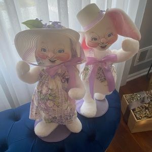 18’ 2001 Martin and Muriel Easter bunny set mint. With original tags mint rare